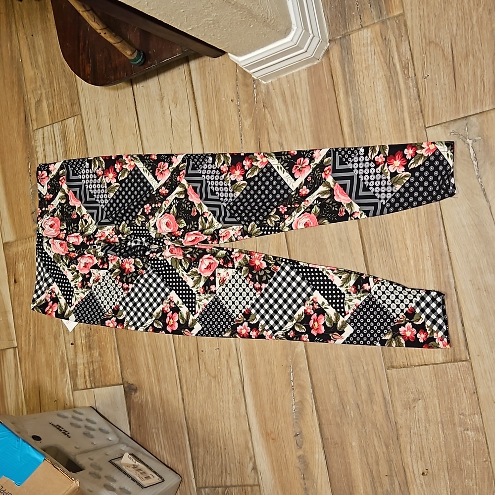 NWT!! Leggings Park women's Leggings plus size - Picture 4 of 4